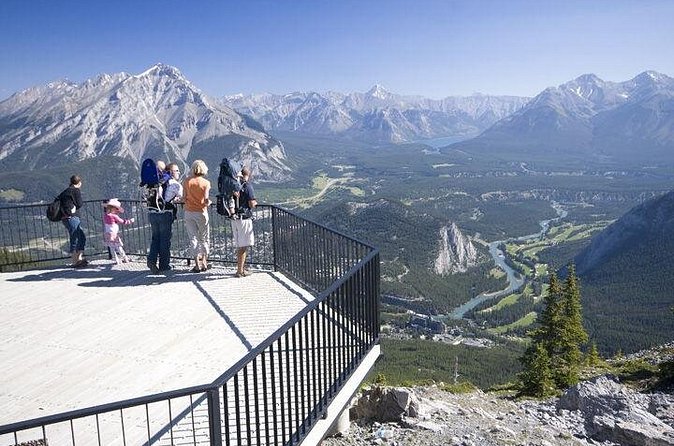 Banff Tour with Gondola & Lake Cruise - roundtrip from Calgary - The Lake Minnewanka option adds water and open space