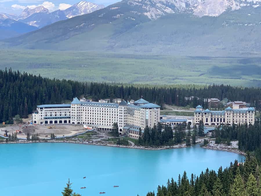 Banff Town: Gondola, Lake Louise, Moraine, Cave and Basin - Key points at a glance