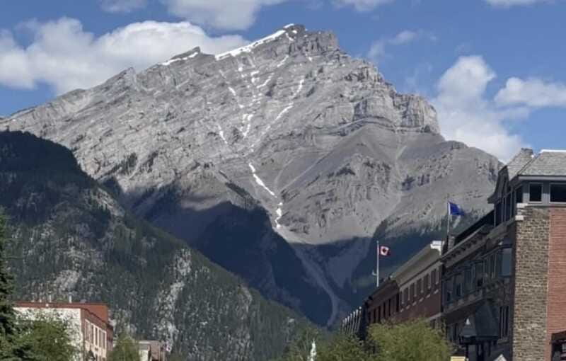 Banff Town: Guided Town Walking Tour with Snack - Luxton residence museum and the Banff Trading Post