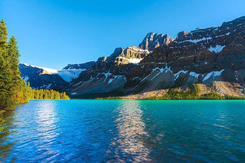 Banff Town: Lake Louise Moraine, Glacier, Peyto & Bow Lake - What to pack for a day without included meals
