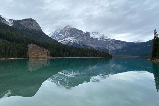 Banff Yoho Parks | Lake Louise | Moraine | Emerald - PRIVATE - A full day from Calgary into Banff and Yoho