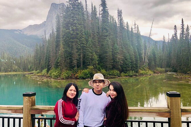 Banff Yoho Parks | Lake Louise | Moraine | Emerald - PRIVATE - Moraine Lake is the seasonal centerpiece
