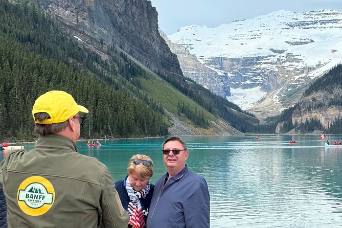 Best of Glaciers from Calgary/Canmore/Banff - Lake Louise Village: lunch and picture stops