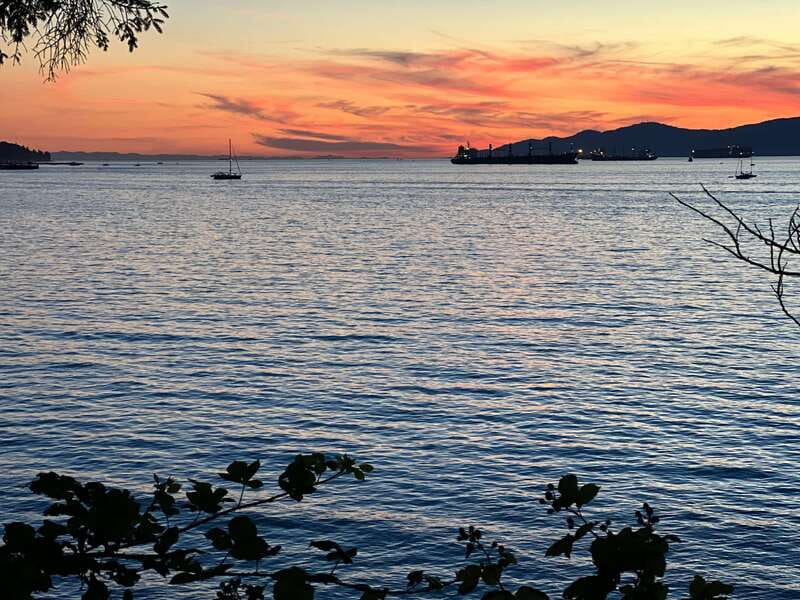 Bike and Hike Vancouver - Choosing a regular bike or an e-bike