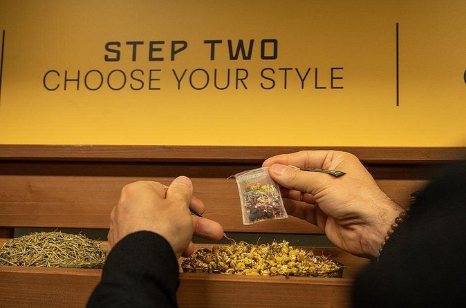 Blend Your Own Gin Experience in Banff - What the guides add to the hour