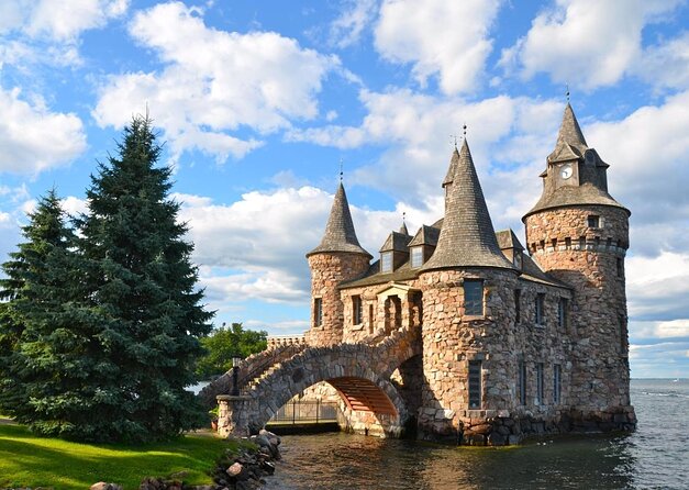 Boldt Castle and Thousand Islands Helicopter Tour - Arriving at the Gananoque heliport