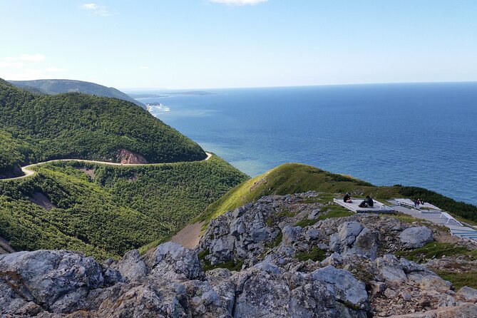 Cabot Trail: a Smartphone Audio Driving Tour - A low-cost guide for a very big drive