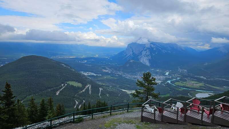 Calgary: 2-Day Banff National Park Highlights Summer Tour - Guides, group size, and the feel of the trip