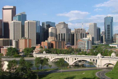 Calgary: 3.5-Hour Bus City Tour with Gasoline Alley Museum