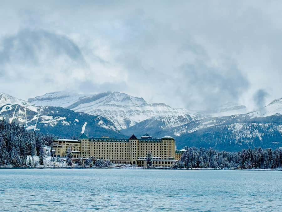 Calgary, Banff: Lake louise , Moraine ,Emerald Lake day Tour - What This $40 Rockies Day Covers