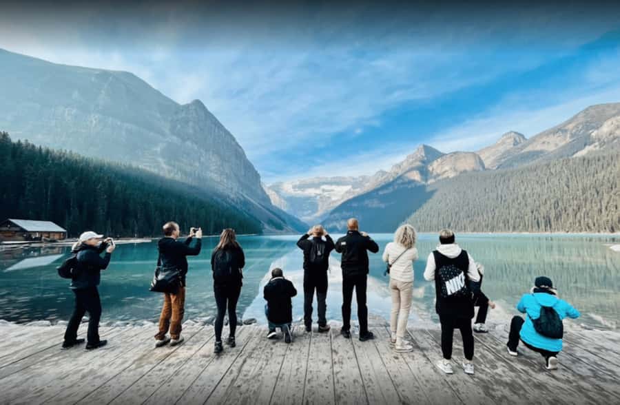 Calgary/Banff: Lake Louise, Moraine & Johnston Canyon Trip - Who should book this day trip?