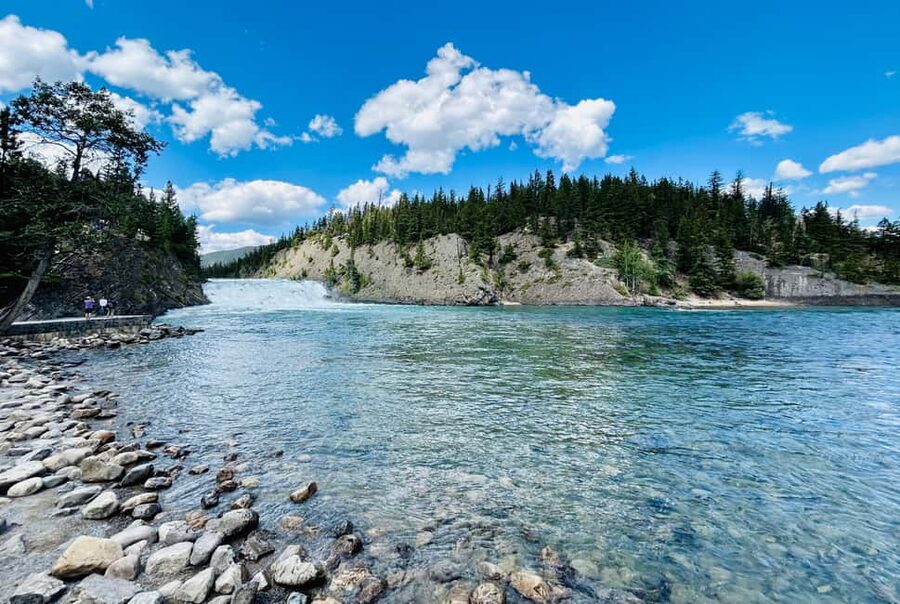 Calgary/Canmore/Banff: BEST of BANFF with LAKES Group Tour - An hour to wander Banff town