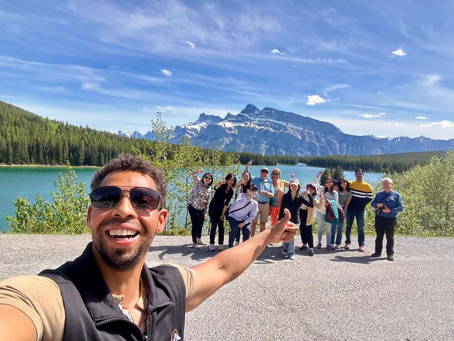 Calgary/Canmore: Banff National Park & Lake Louise Day Trip - Banff town gives the day a welcome pause