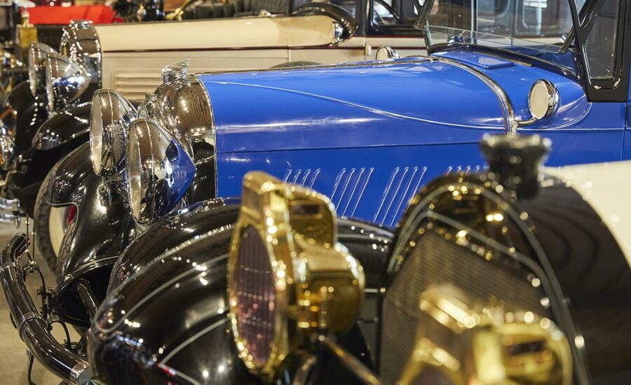 Calgary: Gasoline Alley Museum Admission - Look down to find the lower showroom