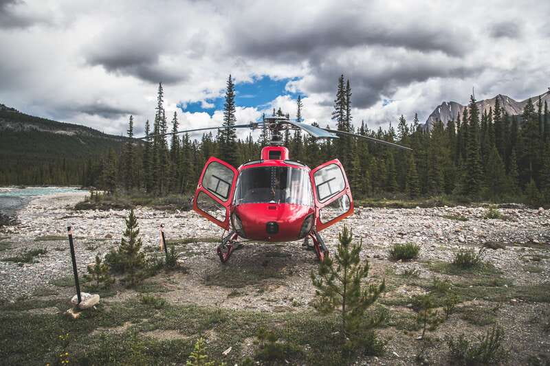 Canadian Rockies: Helicopter Flight with Exploration Hike - Key points at a glance