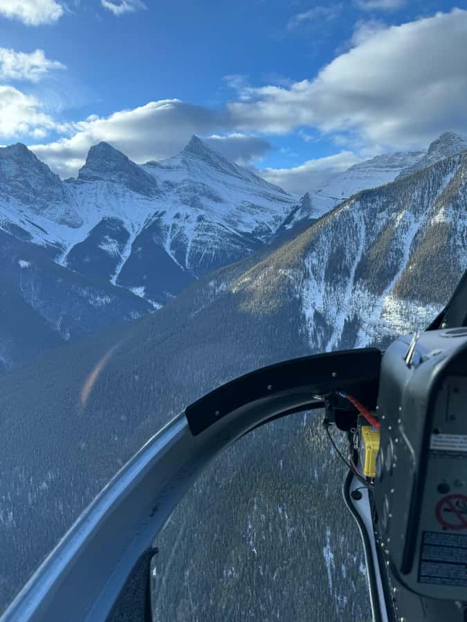 Canmore: 25-Minute Three Sisters Helicopter Tour - Following the southern route and returning through Stewart Gap
