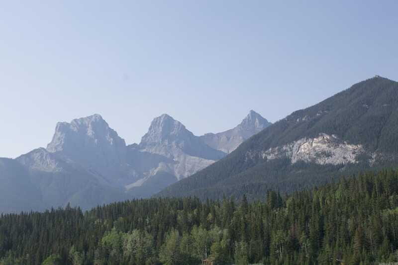 Canmore: Bow River Scenic Float Tour - The guides are a major part of the experience