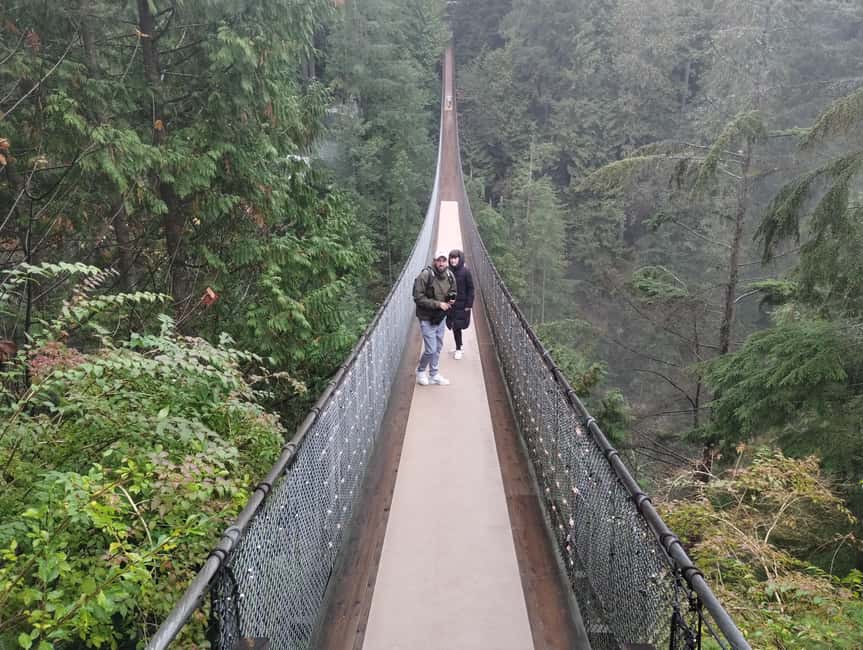 Capilano Suspension Br+Lake+Dam+Hachery/4in1/CAR/Small GROUP - Lions Gate Bridge connects city and mountains