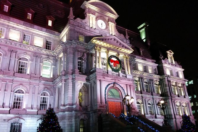 Christmas Walking Tour in Old Montreal - Shop windows, hotel lobbies, and decorated streets