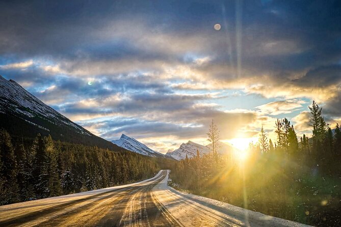 Columbia Icefield, Crowfoot Glacier and Bow ,Peyto Lake Tour - Johnston Canyon is the key winter substitute