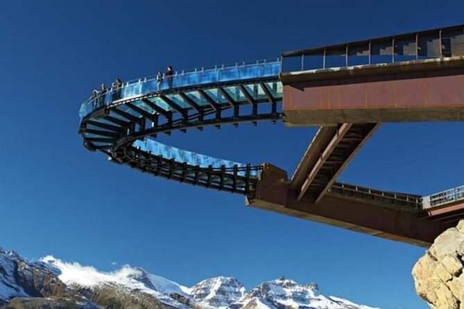 Columbia Icefield, Crowfoot Glacier and Bow ,Peyto Lake Tour - Lunch at Lake Louise Village keeps the schedule practical