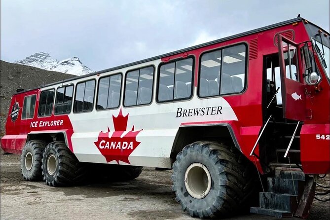 Columbia Icefield, Crowfoot Glacier and Bow ,Peyto Lake Tour - Lake Louise gives you the classic opening view