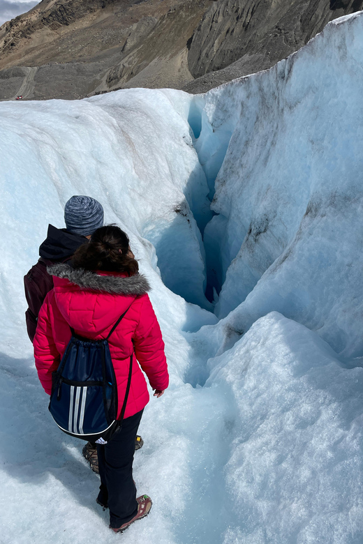 Columbia Icefield: Guided Glacier Hike - The 5-kilometre approach to the ice