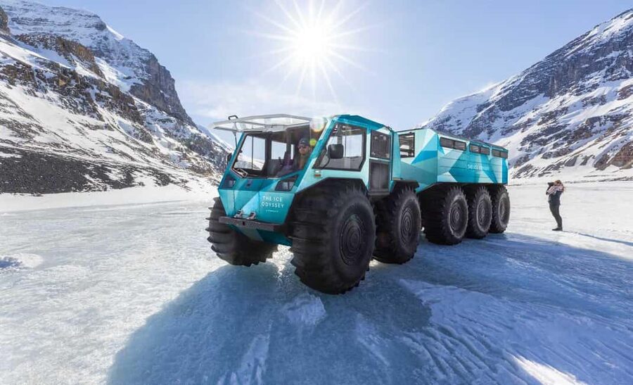 Columbia Icefield: Ice Odyssey Glacier Experience - What makes the guides important