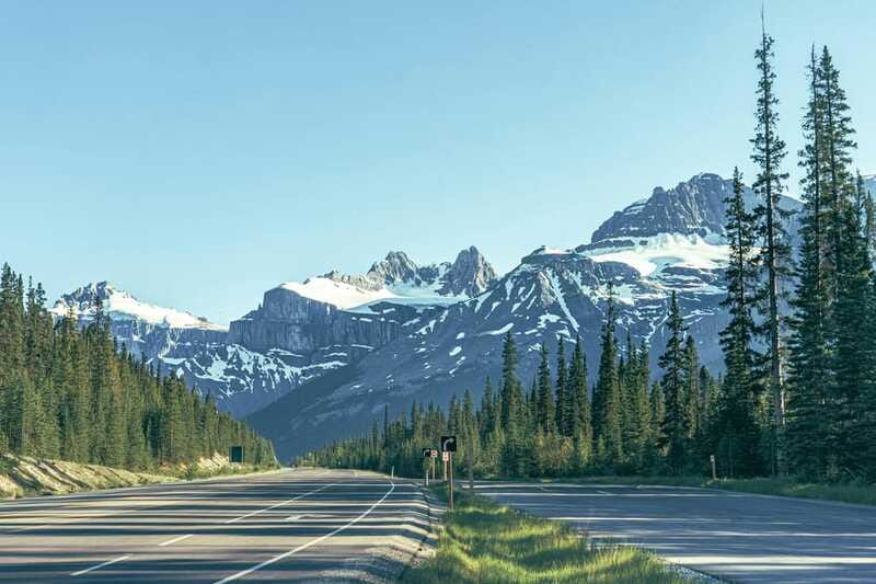 Columbia Icefield, Peyto Lake, Bow Lake Discovery Tour - The Columbia Icefield fills the middle of the day