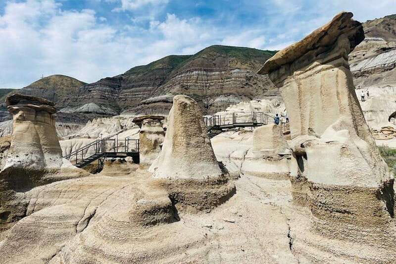 Day of Dinosaurs and Hoodoos From Calgary to the Badlands - Meet the world’s largest dinosaur