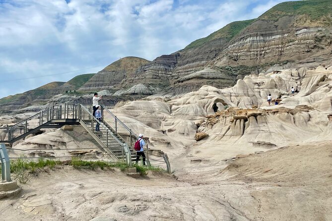 Day of Dinosaurs & Hoodoos from Calgary to Drumheller Badlands - Key points before you book