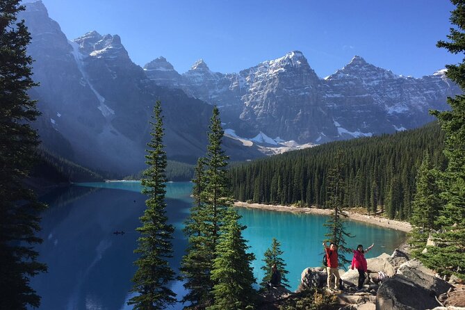 Day Trip: Lake Louise, Moraine Lake, Emerald Lake, Banff - Banff adds a short town stop at the end