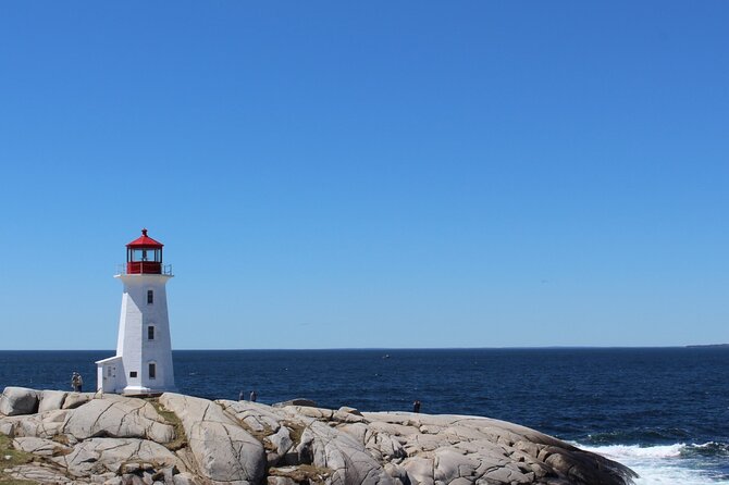 Day Trip to Lunenburg, Mahone Bay and Peggy's Cove from Halifax - Lunenburg and two hours among old waterfront streets