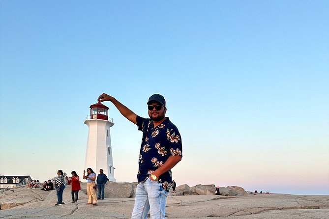 Day Trip to Lunenburg, Mahone Bay and Peggy's Cove from Halifax - What the guide adds to the drive