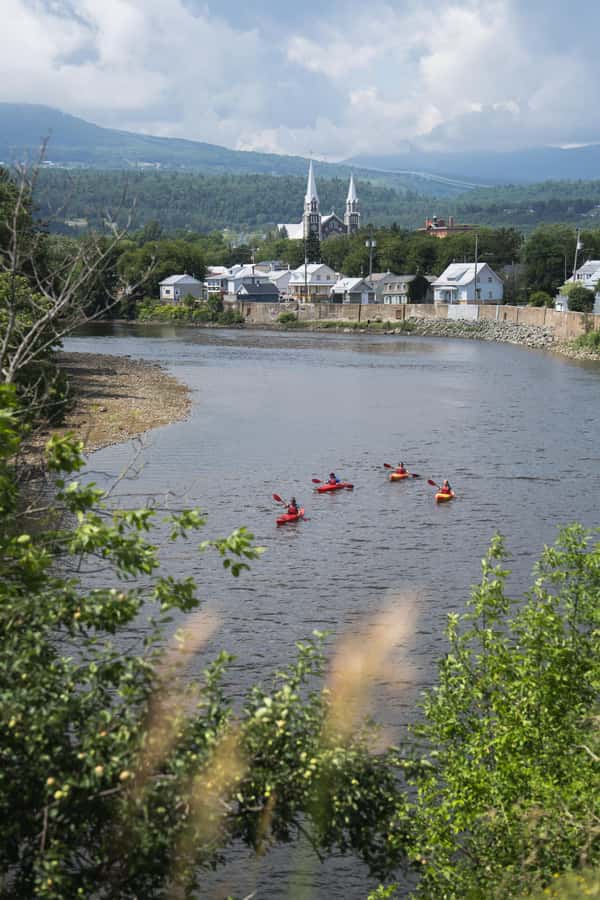 Descent of the Gouffre River in Baie-St-Paul, Charlevoix - La Familiale - The shuttle ride to the Gouffre River