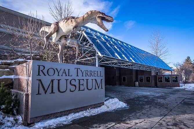 Dinosaurs, Canyons & Ghost Towns: Ultimate Drumheller Day Tour - Guide style and group size