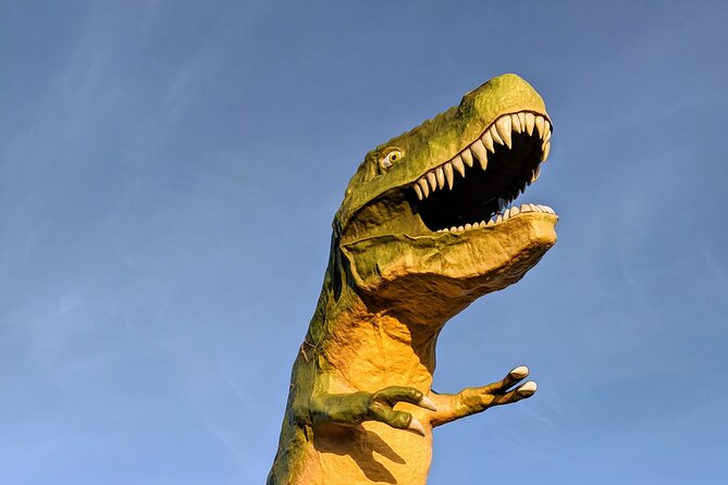 Dinosaurs, Canyons & Ghost Towns: Ultimate Drumheller Day Tour - Practical details that affect your day