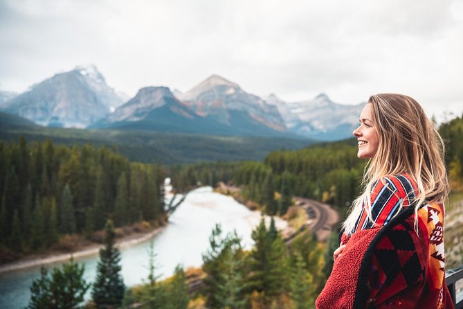 Discover Lake Louise (Spring & Fall Sightseeing) - One hour beside Lake Louise