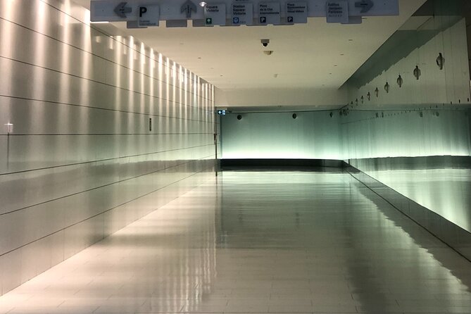 Discover Montreal's Underground City - Reso - Berlin Wall and Amphitrite: unexpected sights below downtown