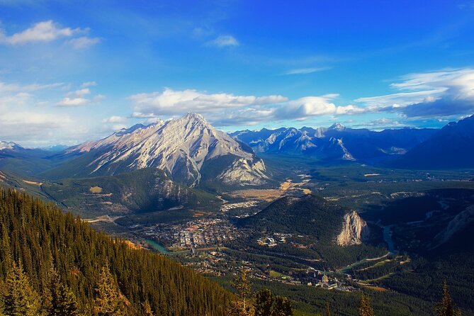Discover the Rockies: 6 Self-Guided Smartphone Audio Tour Bundle - Calgary to Lake Louise: context for the approach