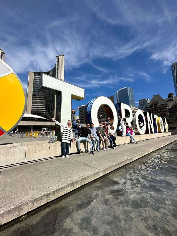 Downtown Toronto: Walking tour experience. English/Spanish - Key points to know before booking