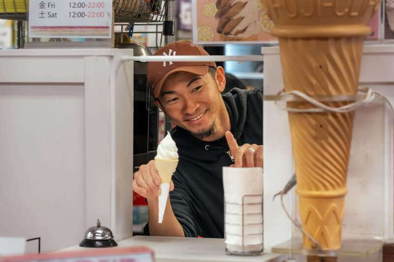 Downtown Vancouver: Asian Eats Walking Food Tour - Dim sum at an award-winning restaurant