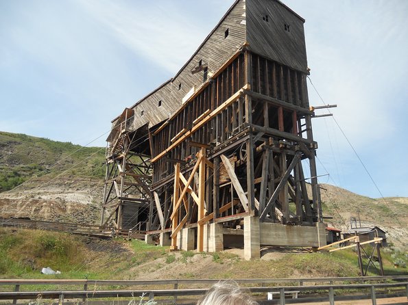 Drumheller and Badlands Full-Day Tour with a Small Group - A quick walk among the hoodoos
