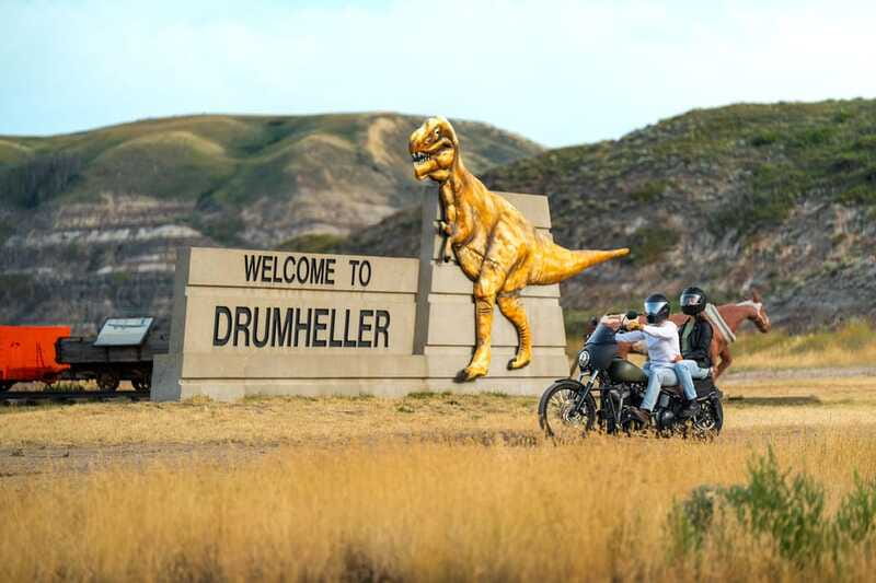 Drumheller: Dinosaurs, Canyons, & Hoodoos Day Tour - Practical tips for making the day work