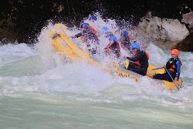 Elaho Whitewater Experience - Safety instruction before the first rapid