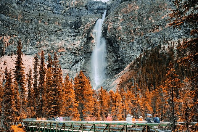 Emerald Lake,Natural Bridge, Wapta Falls & Takakkaw Falls in Yoho - Natural Bridge is a quick but unusual stop