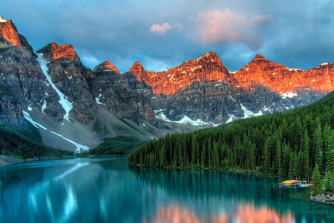 Experience Golden Hour at Moraine and Lake Louise - A guide can make the difference