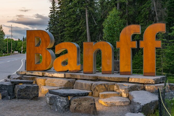 Explore Banff + Wildlife - Surprise Corner and the first Banff views