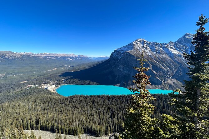 Explore Moraine Lake, Banff, Lake Louise & Minnewanka - Two hours on Banff Avenue