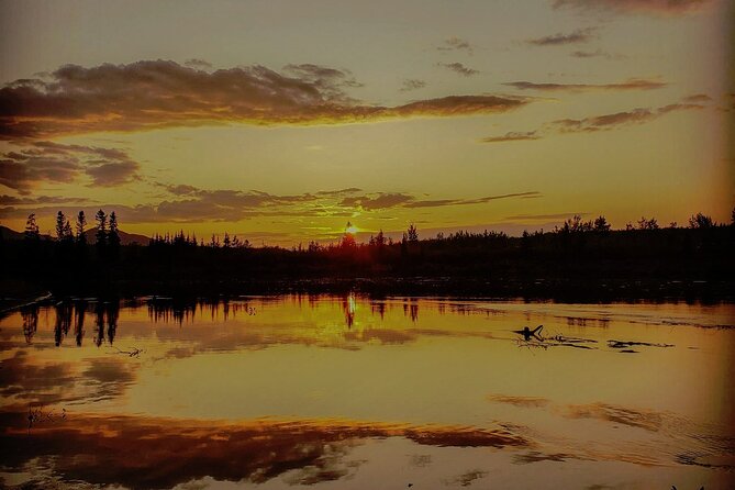 Fall Color Tour in Yukon from Whitehorse - Food and hospitality are central to the experience